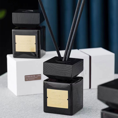 Black Glass Bottle With Wooden Lid DPMA Aroma Reed Diffuser And Oil 100ml