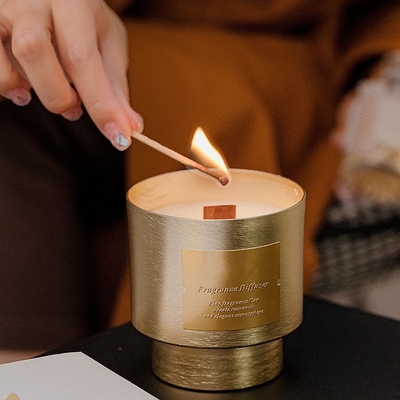 AROMA HOME Custom Unique Private Label Wood Wick Luxury Soy Wax Gold Plated Metal Jars Candle For Valentine's Day Gift