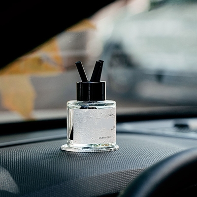 50ml Aromatherapy Glass Bottle Air Freshener Car Diffuser With Silicone Non Slip Mat